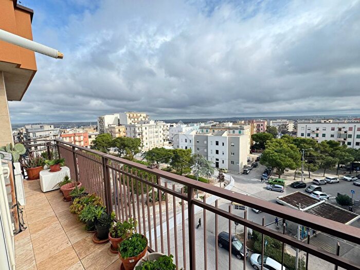 Appartamento quadrilocale in vendita in Via Ugo Foscolo, Altamura