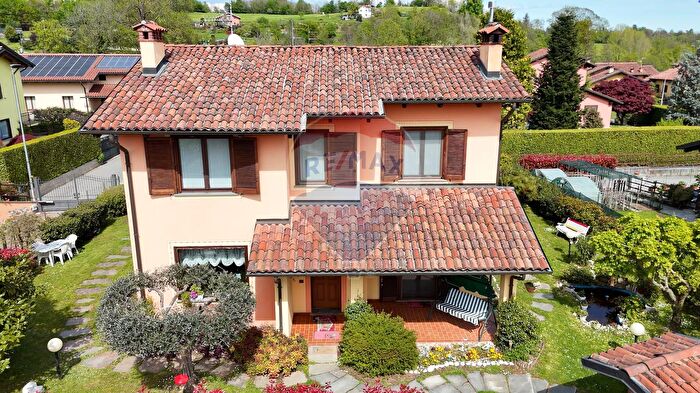 Casa con 6 locali in vendita in Via Secchia a, Occhieppo Superiore