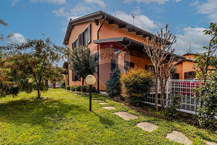 Case in Vendita e in Affitto - 3