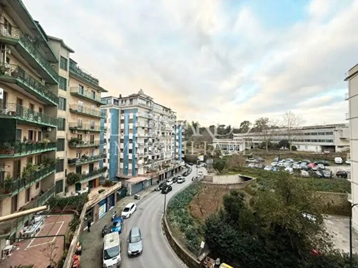 Appartamento quadrilocale in vendita in Via Gabriele Jannelli, Napoli