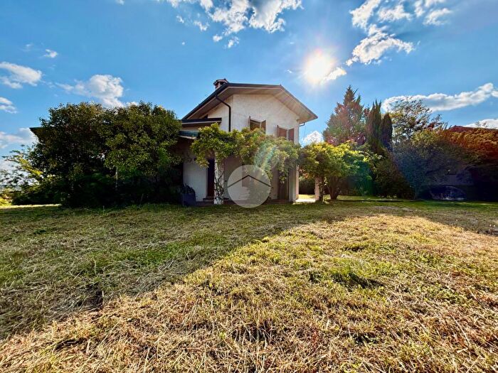 Casa con 5 locali in vendita in Via Ridello, Pozzolengo