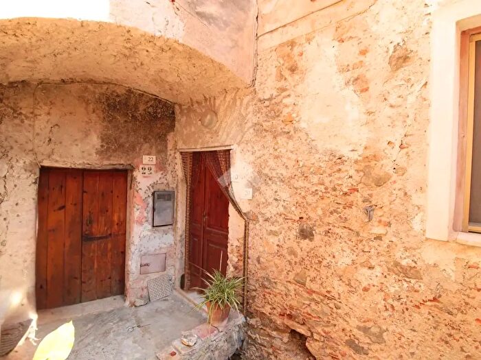 Appartamento trilocale in vendita in Via Porta della Fontana, Vibonati