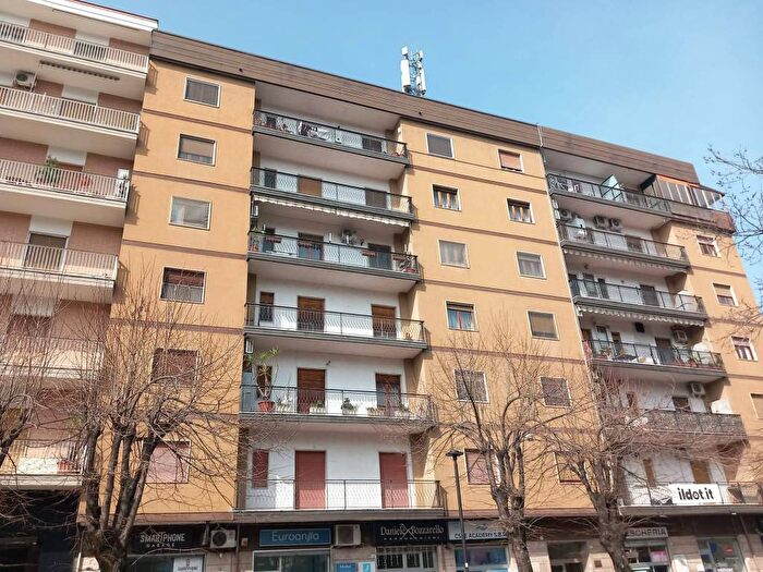 Appartamento con 5 locali in affitto in Viale della Resistenza, Roges, Rende