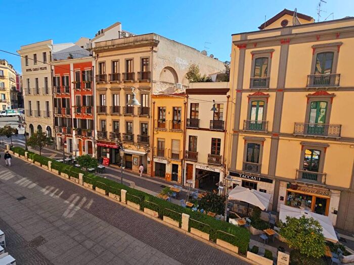 Appartamento trilocale in affitto in Corso Vittorio Emanuele II, Stampace, Cagliari