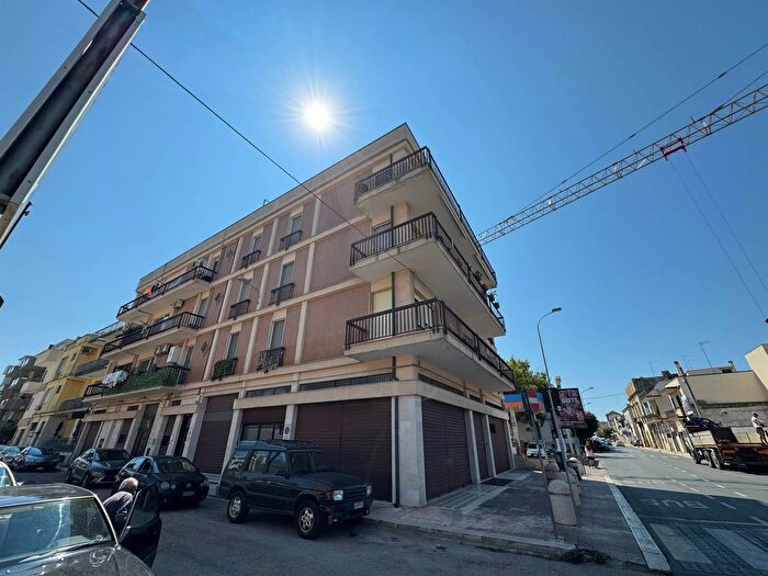 Appartamento trilocale in vendita in Via Dante Alighieri E Casamassima, Casamassima