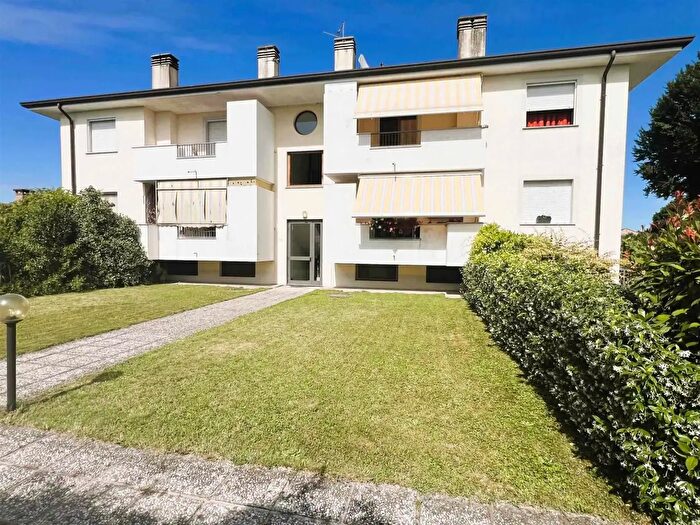 Appartamento quadrilocale in vendita in Via Ermes di Colloredo, Rivignano Teor