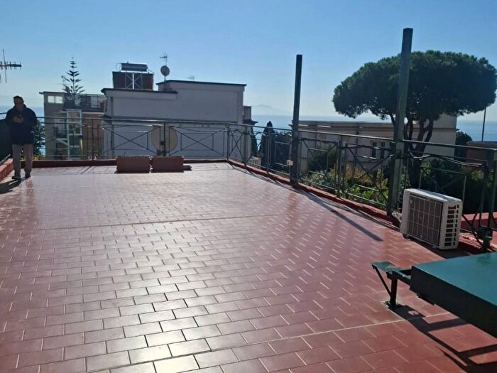 Appartamento bilocale in affitto in Via Posillipo, Posillipo, Napoli