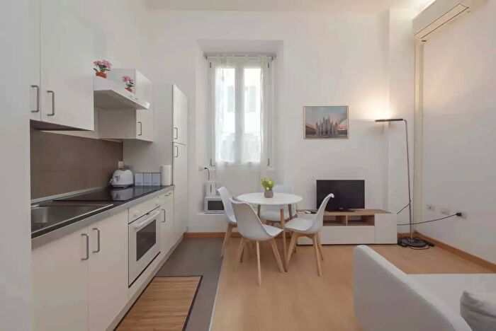 Appartamento monolocale in affitto in Via Macedonio Melloni, Milano