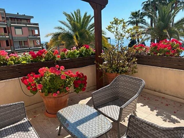 Appartamento quadrilocale in affitto in Via Roccasterone, Corso degli Inglesi, Sanremo