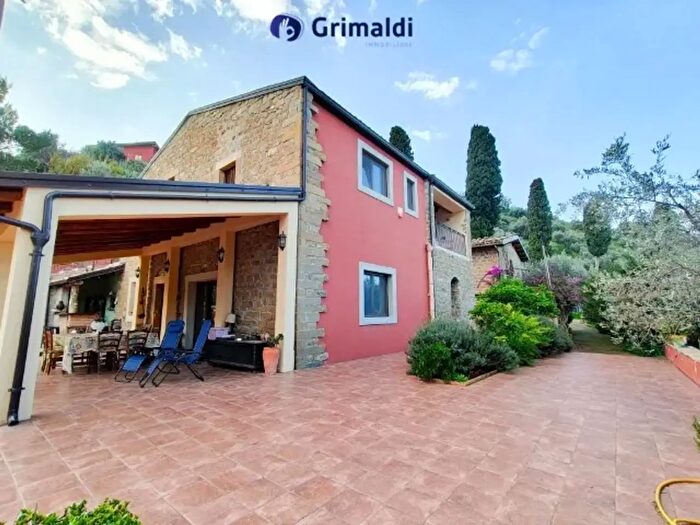 Casa con 6 locali in vendita in Contrada Iacona Snc, Reitano