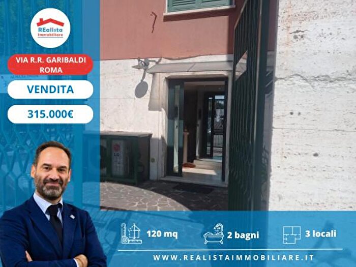 Appartamento trilocale in vendita in Via Rosa Raimondi Garibaldi, Roma