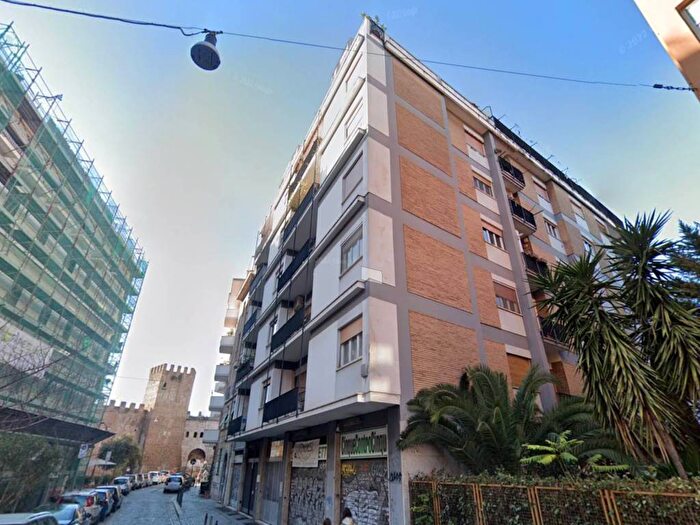 Appartamento con 5 locali in affitto in Via Tiburtina Antica, San Lorenzo, Roma