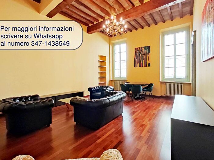 Appartamento trilocale in affitto in Via Giosuè Carducci, Centro Storico, Parma