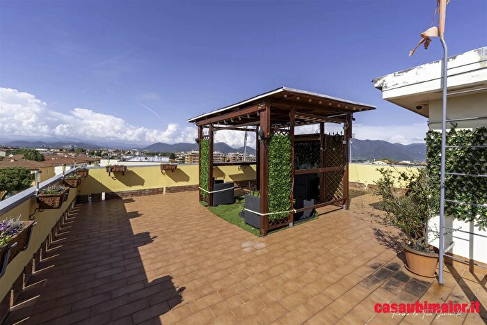 Appartamento con 7 locali in vendita in Pisa