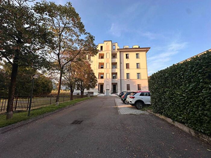 Appartamento bilocale in affitto in Via Giuseppe Garibaldi, Villasanta