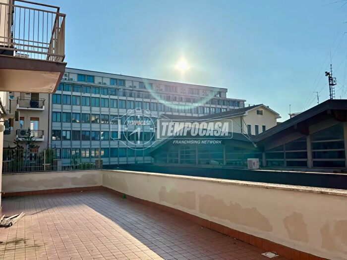 Appartamento con 5 locali in vendita in Via Angiolieri Cecco, Pescara