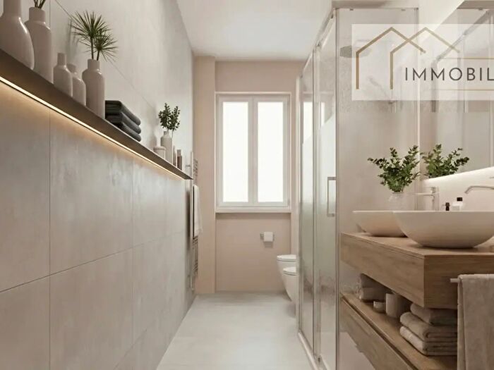 Appartamento con 5 locali in vendita in Via Pier Fortunato Calvi, Torino