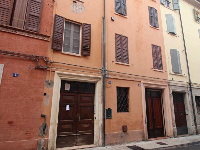 Appartamento trilocale in affitto in Via Ugo Sbrilanci, Centro Storico, Carpi