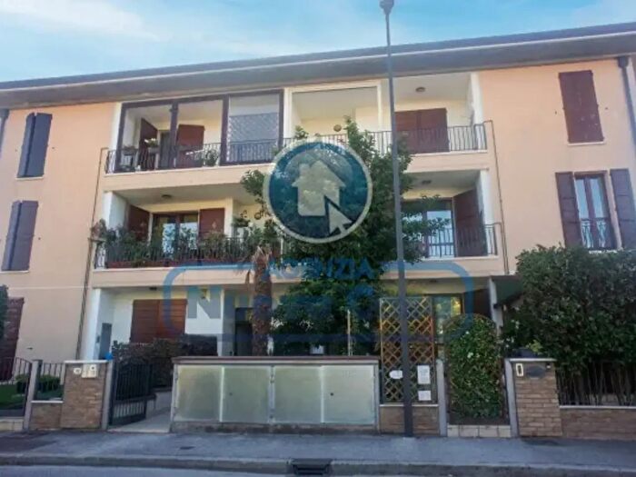 Appartamento trilocale in vendita in Via dei Nespoli, Ravenna