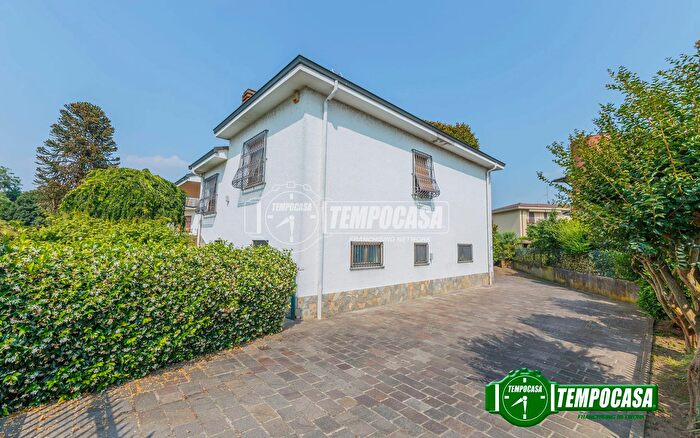 Casa quadrilocale in vendita in Via Giuseppe di Vittorio, Lacchiarella