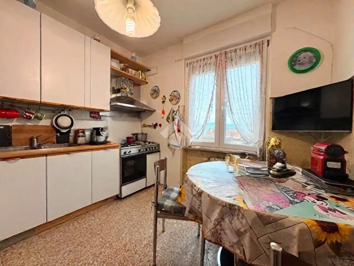 Appartamento trilocale in vendita in Via Cividale, Udine