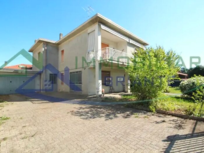 Casa trilocale in vendita in Via Vittorio Veneto, Besnate