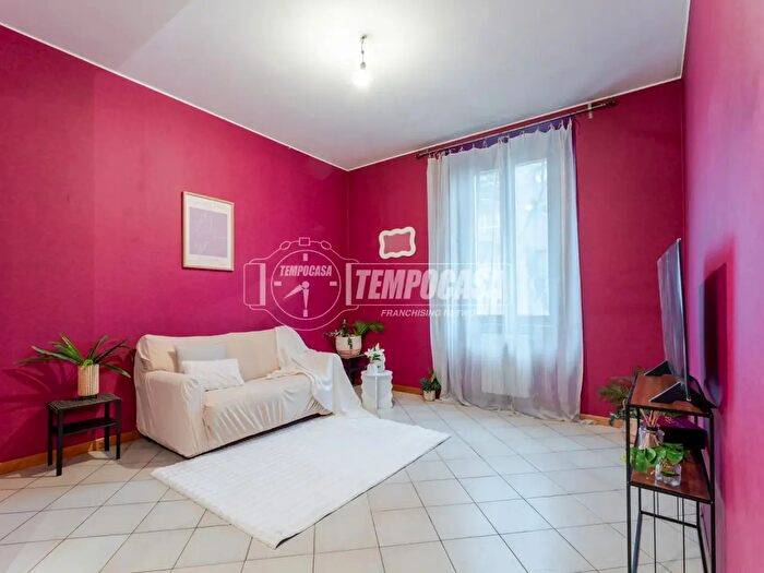 Appartamento trilocale in vendita in Viale Corsica, Milano