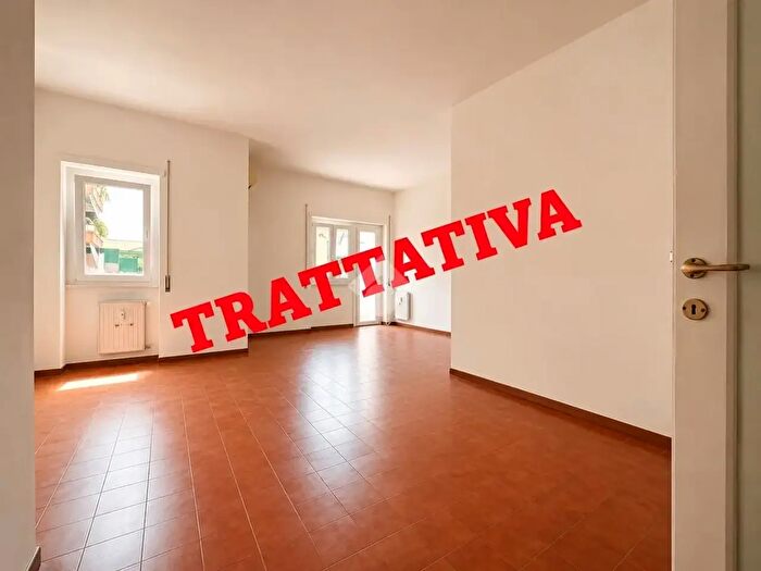 Appartamento trilocale in vendita in Via Ridolfo Livi, Roma