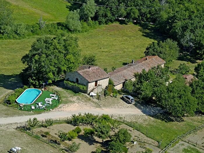 Casa con 8 locali in vendita in Casole D'Elsa