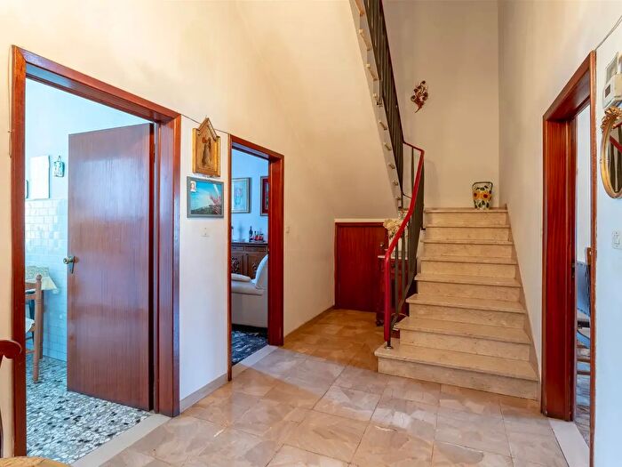 Casa quadrilocale in vendita in Via Gandhi, Prato