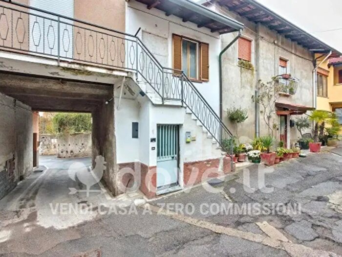 Casa bilocale in vendita in Vicolo Alfieri Vittorio, Cantu'