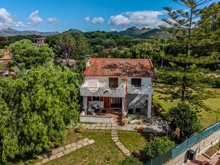 Casa con 6 locali in vendita in Libeccio, Sarroch