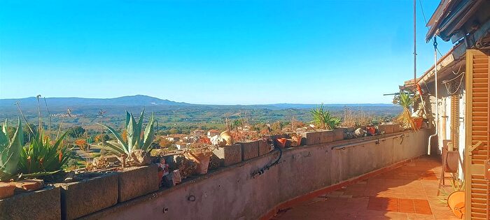 Casa con 10 locali in vendita in Via Maestra Otricoli, Otricoli