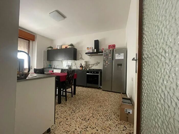 Appartamento con 5 locali in vendita in Via Micheli, Corniglio