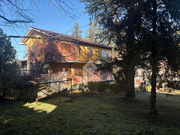 Casa con 8 locali in vendita in Via Roma, Tagliacozzo