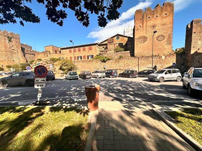 Appartamento trilocale in vendita in Piazza Aldo Moro, Cerveteri