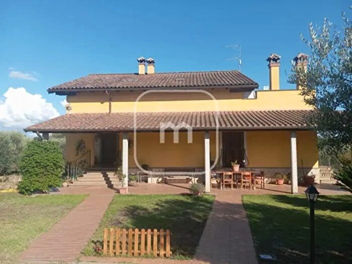 Casa con 6 locali in vendita in Via Riserva della Bandita, Lanuvio