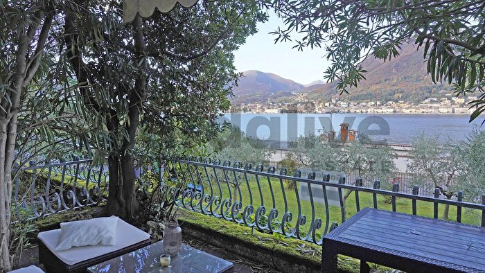 Appartamento bilocale in vendita in Via delle Magnolie, San Felice Del Benaco