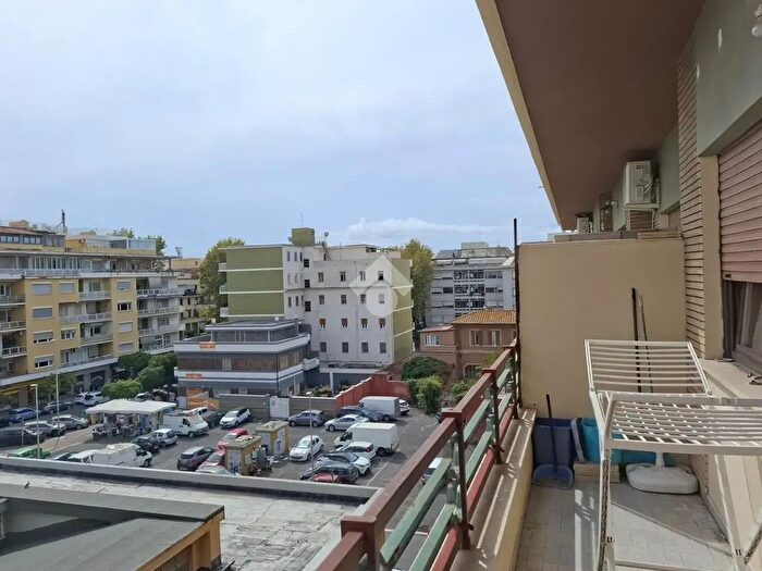 Appartamento trilocale in vendita in Via Stefano Cansacchi, Roma