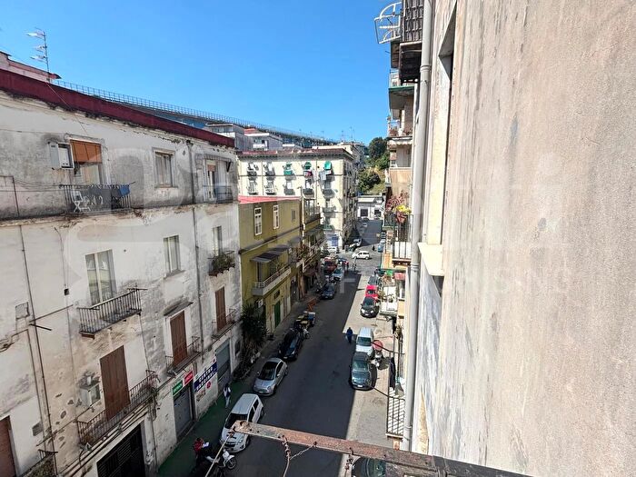 Appartamento bilocale in vendita in Via Leonardo di Capua, Napoli