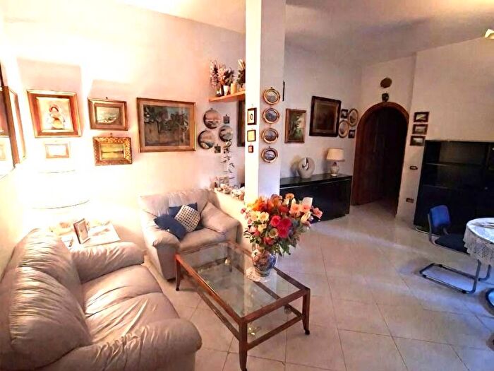Appartamento quadrilocale in affitto in Via Divisione Siena, Fuorigrotta, Napoli