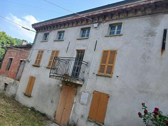 Casa con 6 locali in vendita in Località Bergonzi, Bettola