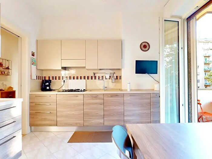 Appartamento trilocale in vendita in Piazza Gobetti, Milano
