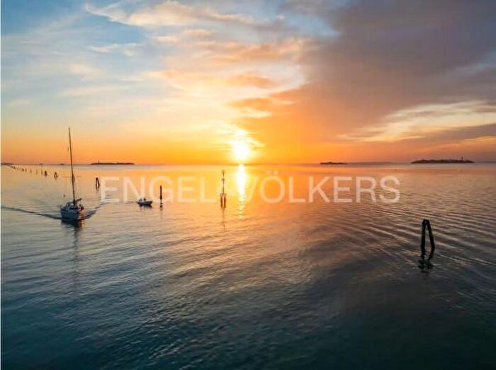 Appartamento trilocale in vendita in Strada della Droma, Venezia