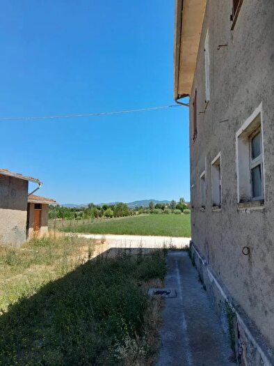 Casa con 10 locali in vendita in Bettona Provincia di Perugia, Assisi