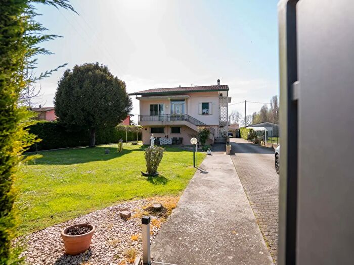 Casa con 10 locali in vendita in Via Piave Nuovo, Jesolo