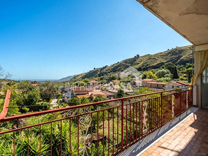 Appartamento trilocale in vendita in Via Pezzingoli, Monreale