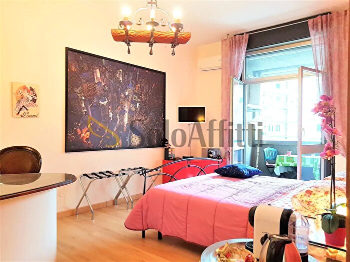 Appartamento bilocale in affitto in Via Amerigo Vespucci, Napoli