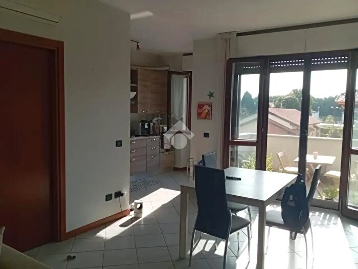 Appartamento trilocale in affitto in Via Giuseppe Mazzini, Corbetta