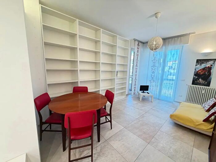Appartamento trilocale in affitto in Via Crescenzago, Milano
